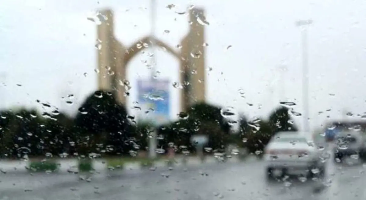 هوای یزد بارانی‌ است