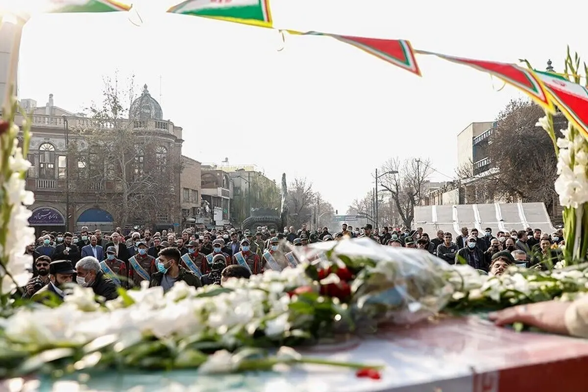 مراسم خاکسپاری شهدای اقتدار ایران + فیلم و عکس