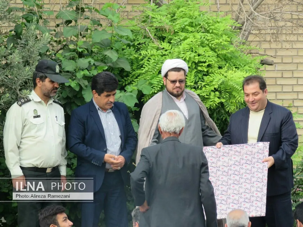 تجلیل از دست اندرکاران برگزاری برنامه‌های ماه رمضان در اسلام آباد سیمان تهران