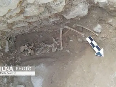 خون‌آشام بودن کودکی که با بلوک سنگی در دهانش دفن شده بود، رد شد