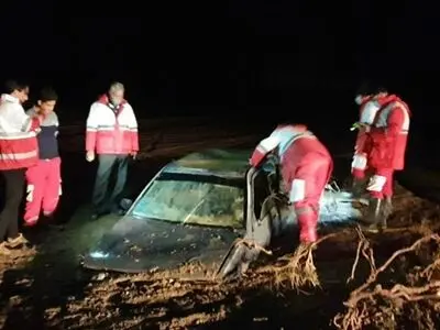۱۴کارگر بر اثر وقوع سیلاب در معدن سنگ آهن «بند نرگس» بادرود دچار حادثه شدند