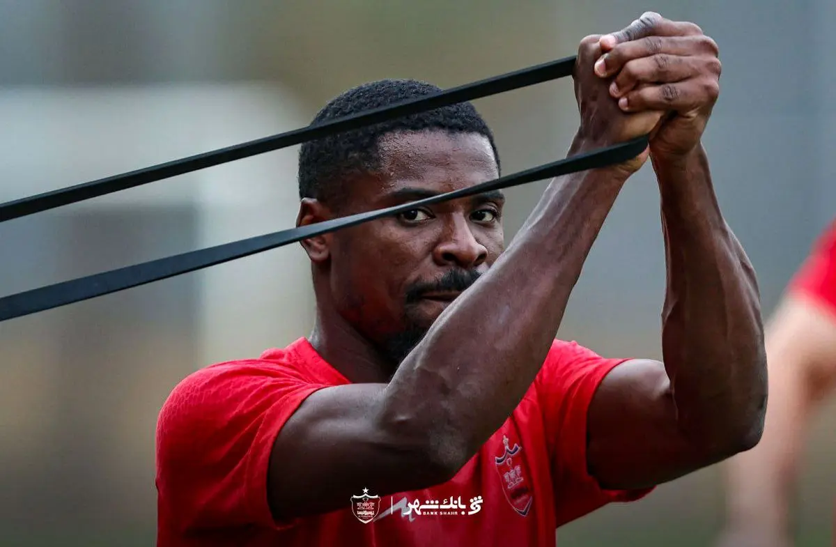 کدام بازیکن سرژ اوریه را به پرسپولیس آورد؟