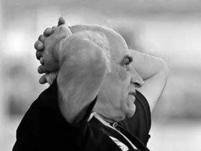 تکریم محمود یاوری در دقیقه 9 دیدارهای خانگی سپاهان 