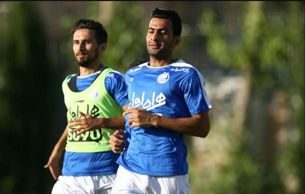 اوضاع اسفبار خط میانی و مهاجمان استقلال