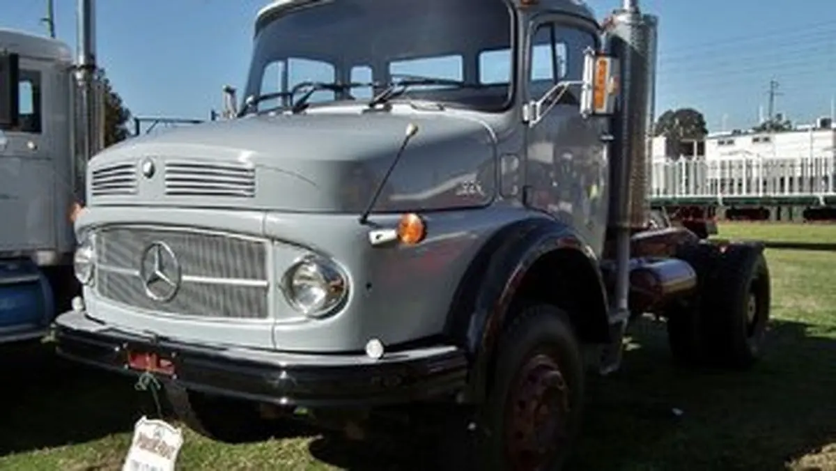 اولین کامیون تولید شده در ایران _ عکس