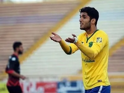 زبیر نیک نفس هم زردپوش ماند