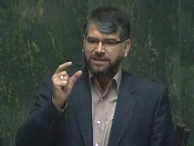 ظریف از مجلس عذرخواهی کند