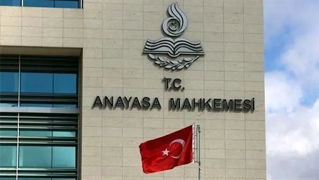 ۴۱ نفر از کارکنان دادگاه قانون اساسی ترکیه اخراج شدند