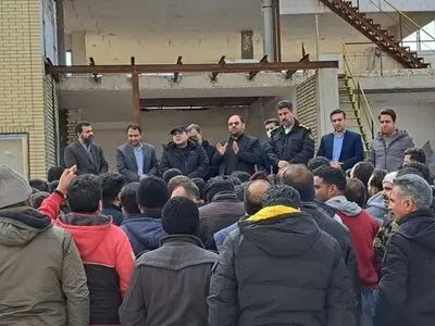 ادامه معوقات مزدی کارگران کارخانه فولاد آریا/ فرماندار اردستان: پیگیر هستیم