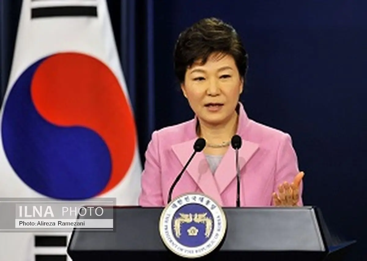 S. Korean president due in Tehran, heading big trade delegation