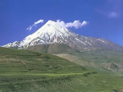 جاده‌سازی در محدوده کوه دماوند باید متوقف شود/ لزوم ممنوعیت فعالیت معادن در حواشی دماوند