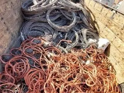 دستگیری اعضای  باند حرفه‌ای سرقت کابل برق و مخابرات
