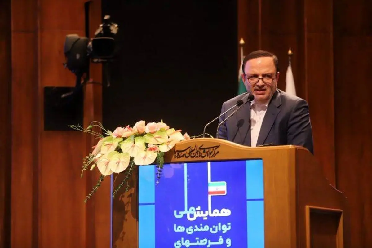 بازگشت مزیتهای قانونی و توسعه مناطق آزاد، راهبرد اصلی دولت چهاردهم