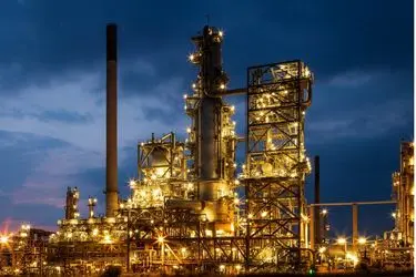 چرا زنجیره صنعت پتروشیمی نیمه‌کاره است؟ / تکنولوژی ال‌ان‌جی نداریم