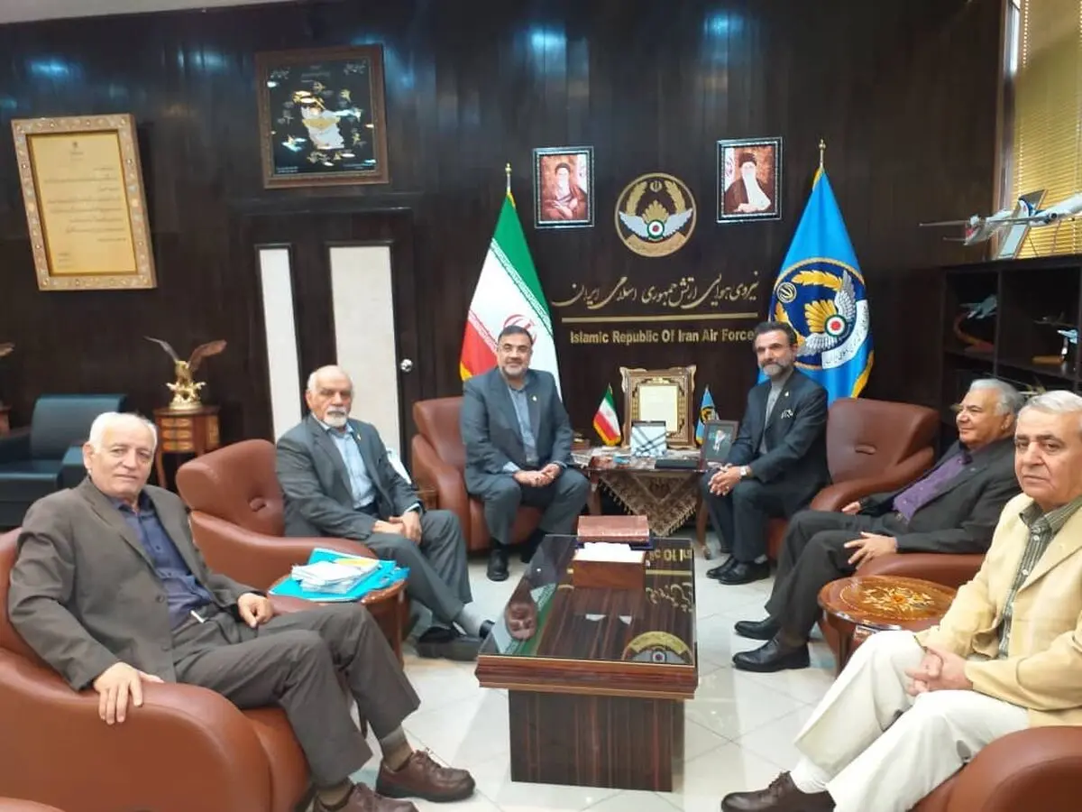 دیدار هیئت مدیره کانون خلبانان با فرمانده نیروی هوایی ارتش