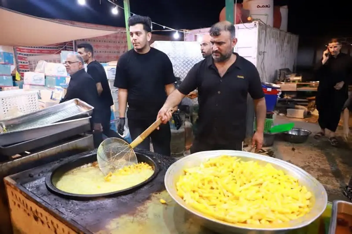 روایتی از خدمت‌رسانی به زائران اربعین در آن‌سوی مرز ایران / «عشق، خدمت و وحدت» پیام اربعین به جهانیان است