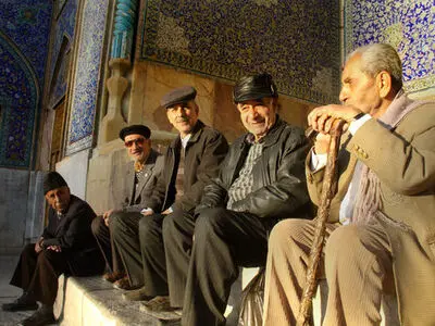 درخواست ۱۳ هزار بازنشسته کشوری و لشکری از رئیس جمهور/ نحوه پرداخت هدایا و کمک‌های رفاهی اصلاح شود
