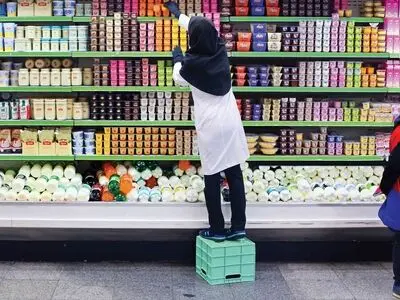 جزئیات مصدومیت یک کارگر زن  ۲۰ ساله در جریان گیرکردن در دستگاه بالابر 