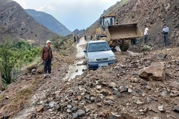 خسارت سیلاب به بخش بلده/2 بنای مسکونی تخریب شد