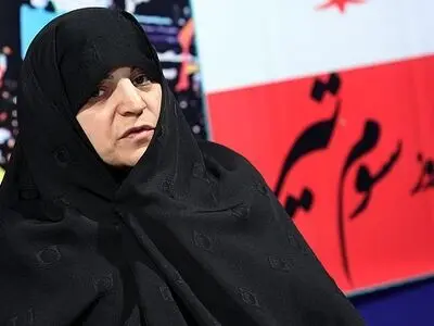 رئیس مجلس باید از شأن مجلس دفاع کند/ پیش فروش نفت بدون رأی نمایندگان صحیح نیست