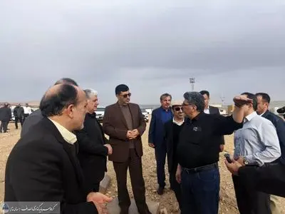 بازدید مدیرعامل گروه سرمایه‌گذاری اهداف از مخازن ذخیره نفت قشم 