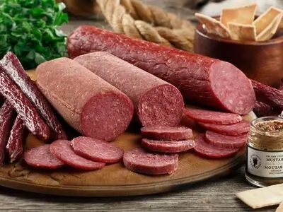 ساده‌ترین طرز تهیه سوسیس خانگی با گوشت و مرغ