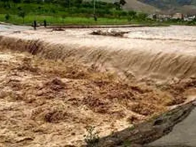 انسداد محور مواصلاتی میامی به جاجرم به دلیل آب‌گرفتگی پل