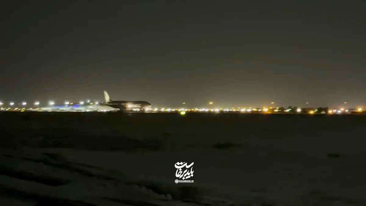 هواپیمای حامل پیکر رهبر شهید، تهران را به مقصد نجف ترک کرد