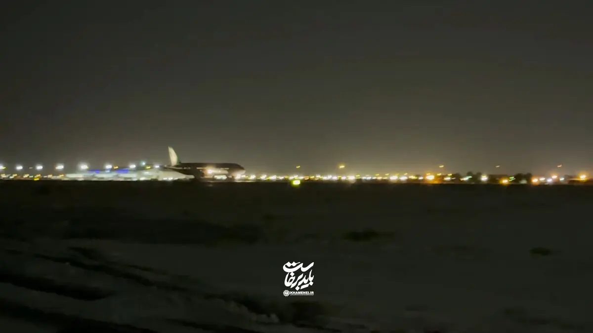 هواپیمای حامل پیکر رهبر شهید، تهران را به مقصد نجف ترک کرد