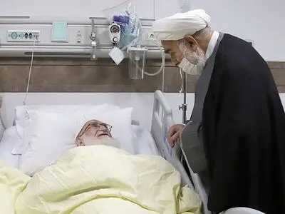 عیادت رئیس دفتر رهبری از آیت‌الله نوری همدانی