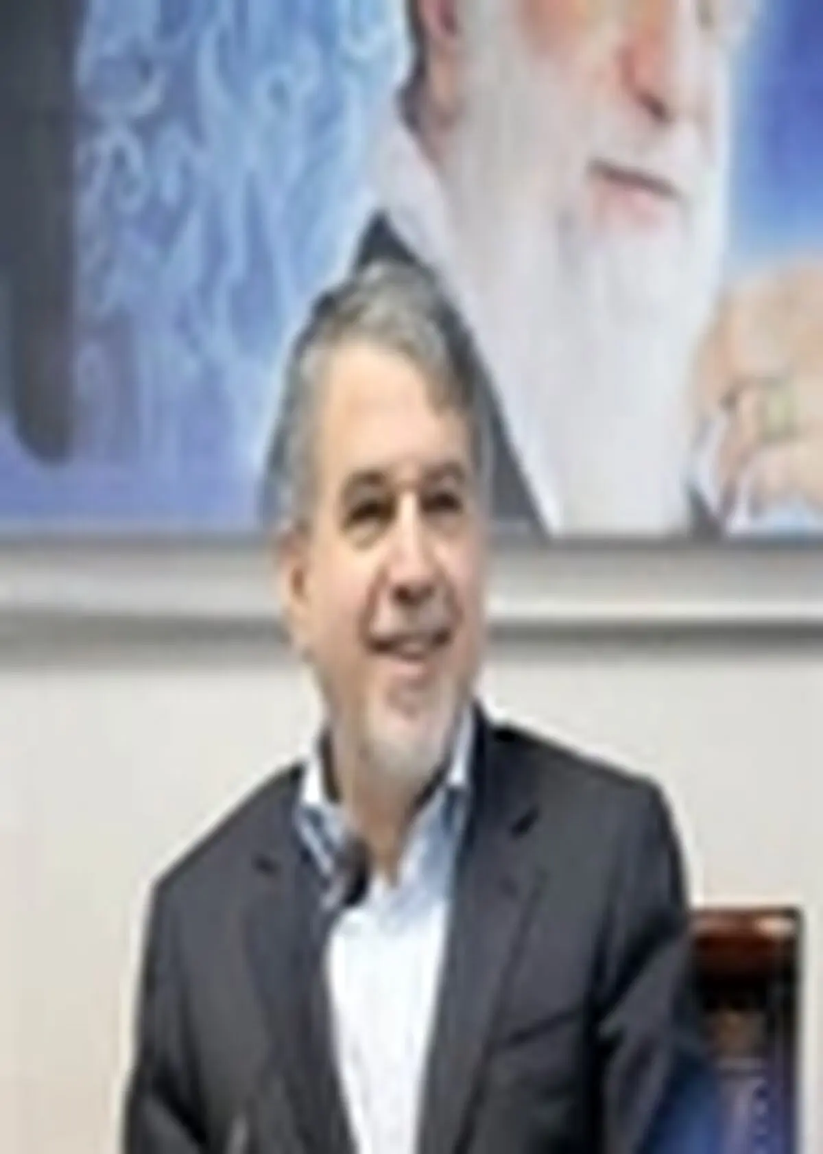 باید با موج تاریخ‌سازی مبارزه کنیم