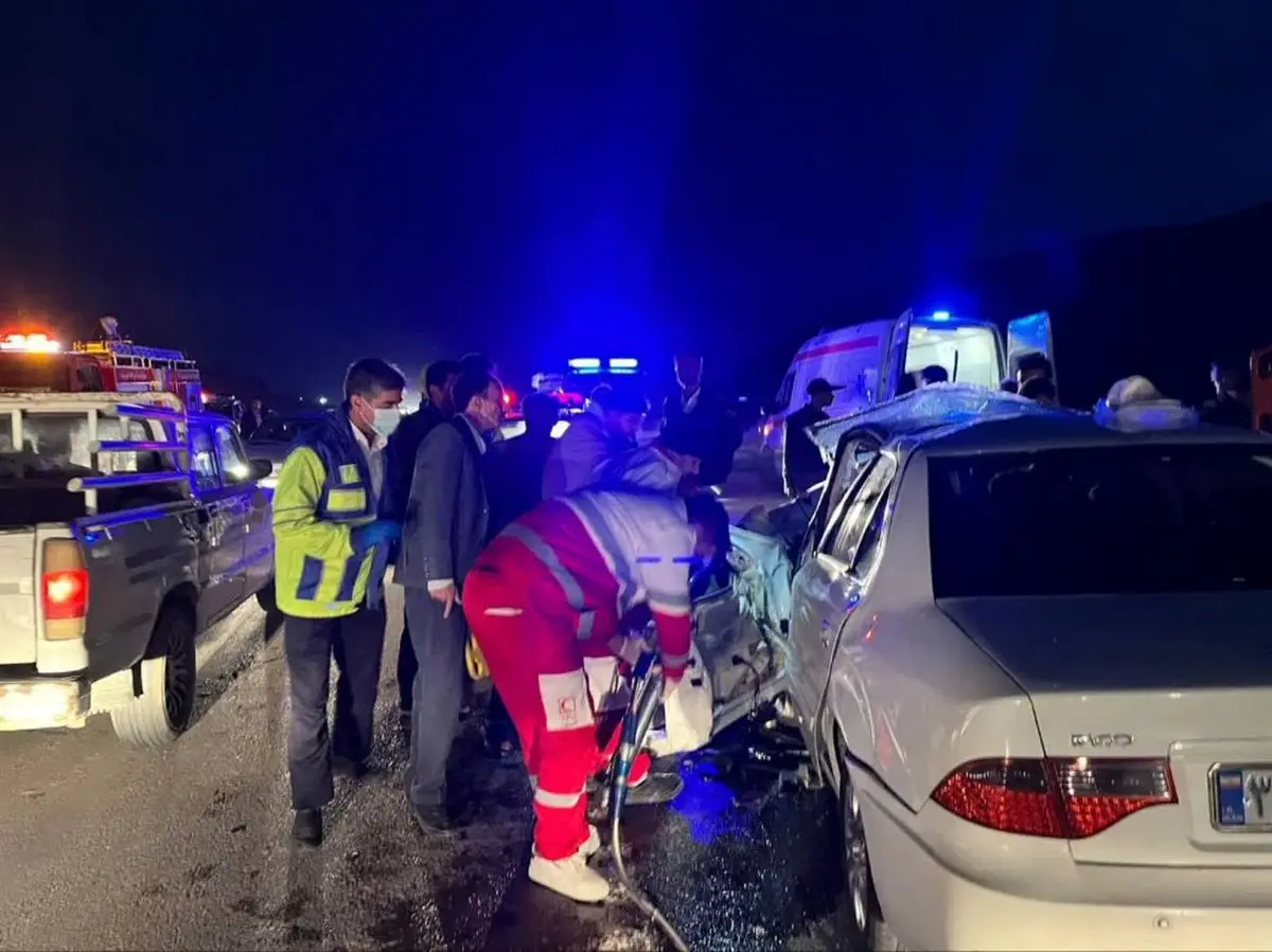 برخورد رخ به رخ دو خودروی سمند در محور سامان - شهرکرد یک فوتی و دو مصدوم بر جای گذاشت