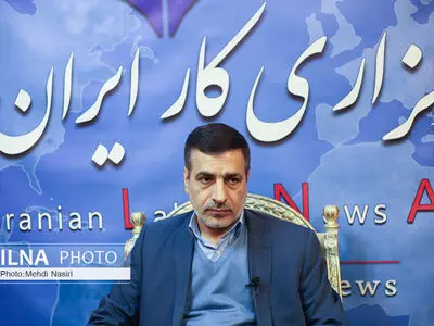 قراردادهای یکماهه و نبود قرارداد برای کارگران مایه شرمساری است/ رشد صنعتی و اقتصادی فقط با فراهم شدن شرایط منصفانه برای کارگر ممکن است/ دولت فشار را از دوش کارفرمایان بردارد