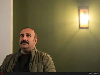 مهران احمدی: کاش به حرف آن خانم که گفت هر کس دوست ندارد بگذارد و برود گوش می‌دادیم! +فیلم