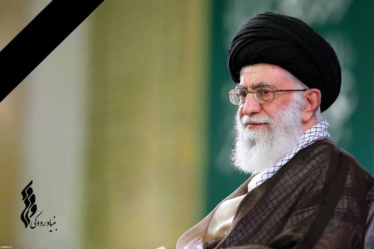 قابی متفاوت از رهبر شهید انقلاب