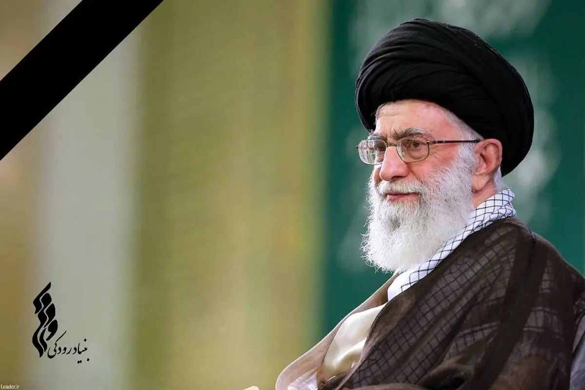 قابی متفاوت از رهبر شهید انقلاب