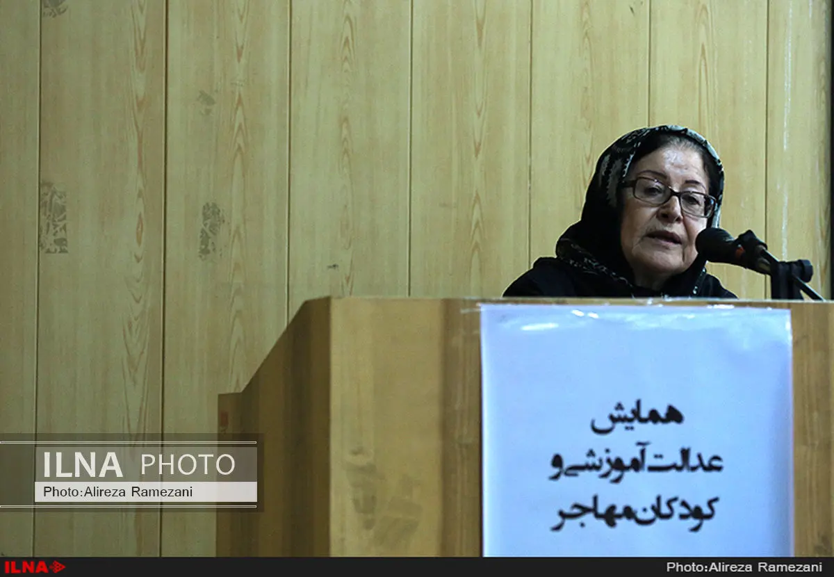 چرا مشارکت والدین در مدارس اجباری است؟/ابهام در رایگان بودن شهریه کودکان افغان