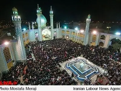 مراسم احیاء شب نوزدهم ماه رمضان در امامزاده هلال ابن علی شهرستان آران و بیدگل