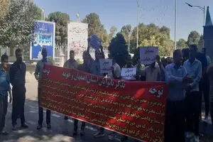 تجمع نانوایان در اصفهان/ دولت یارانه نان را پرداخت نکرد 