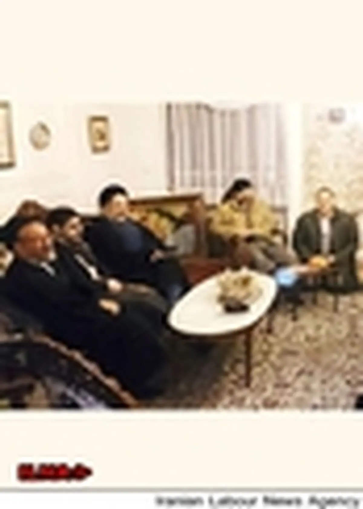 خاتمی در منزل مرحوم مشفق کاشانی حضور یافت
