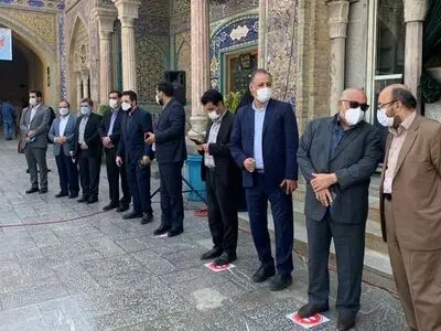 لیست جمهور با همراهی جواد امام در حرم شاه عبدالعظیم(ع) حاضر شدند