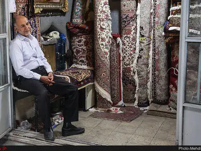 سخن از احمدی‌نژاد، هاشمی، مصدق و تحریم‌هاست/صادرات نابود شد