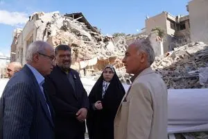 حضور وکلا و کارشناسان در کنیسه تخریب شده یهودیان