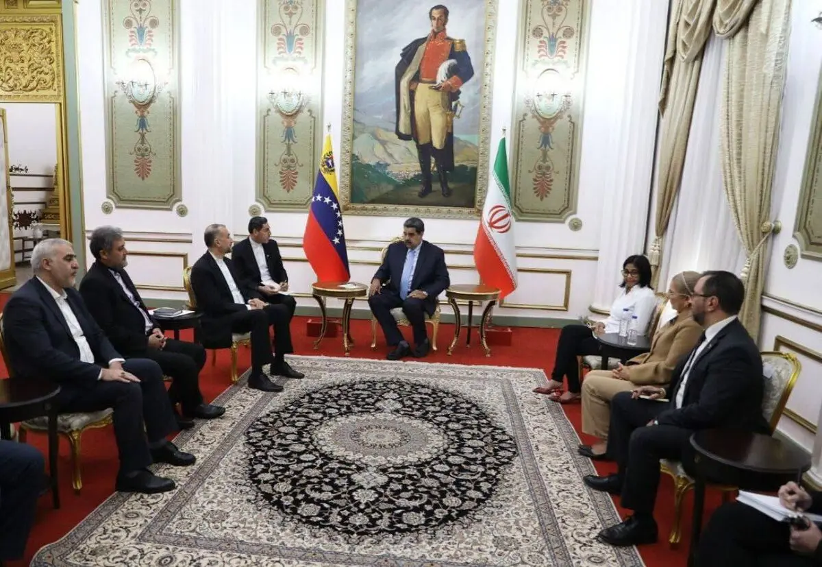 خلال استقباله امیر عبداللهیان.. مادورو یؤکد ضرورة متابعة برامج التعاون الثنائي بین فنزویلا وایران بشکل اسرع