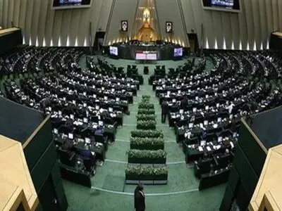 البرلمان الایرانی یمنح الثقة لأربعة وزراء