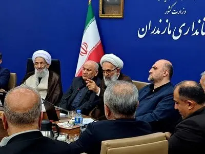 آیت‌الله معلمی: ایران در «اقتدارِ جنگی» به سر می‌برد نه قحطی/ نقد صریح به بی‌مسئولیتی شرکت‌های خصوصی در پاسخگویی به مردم
