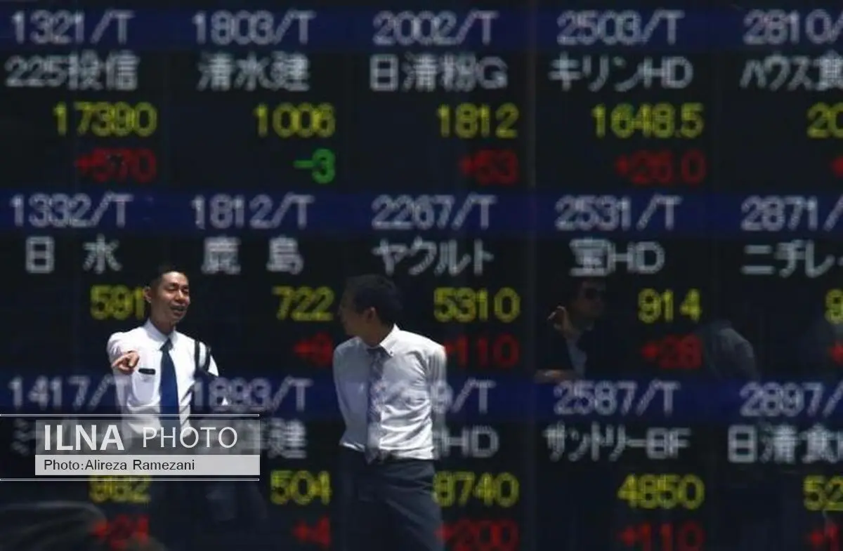 Asia stocks, Mexico peso bounce as markets score debate for Clinton