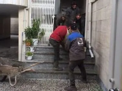 ساخت و ساز همسایه سبب مصدومیت بانوی رشتی شد
