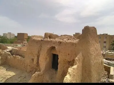 خطر تخریب بیخِ گوشِ بناهای ثبت نشده‌ی سمنان/ جای خالی برج افشاری در فهرست آثار ملی