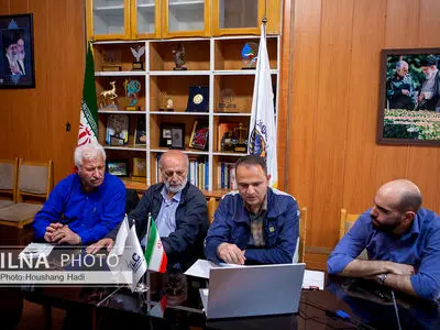 وبینار دبیرکل خانه کارگر و رئیس کنفدراسیون اتحادیه کارمندان ترکیه